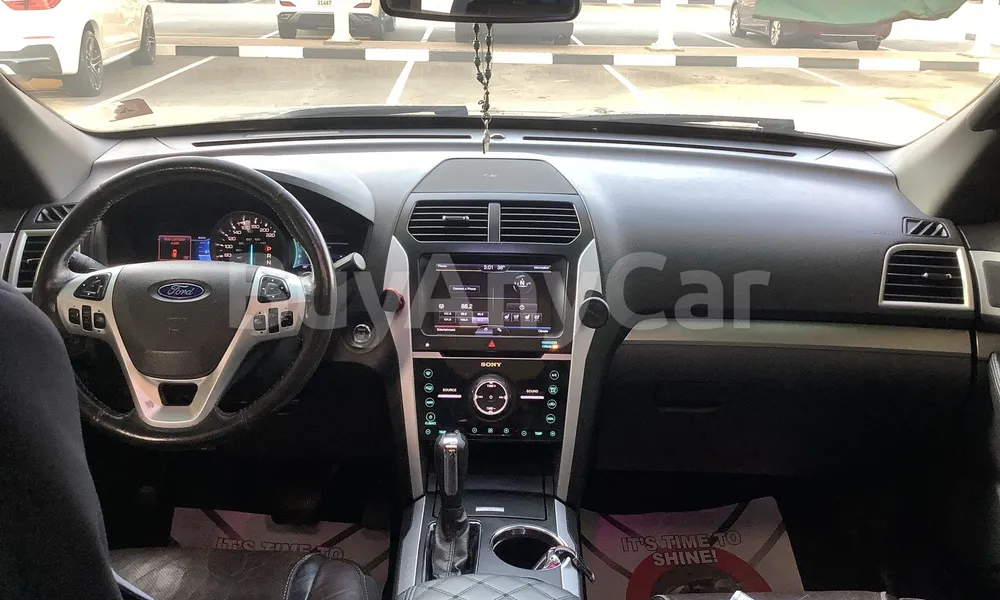 Vehicle photo 8