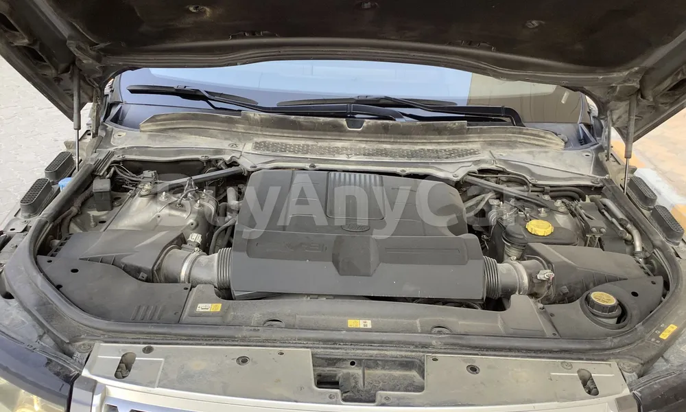Vehicle photo 6