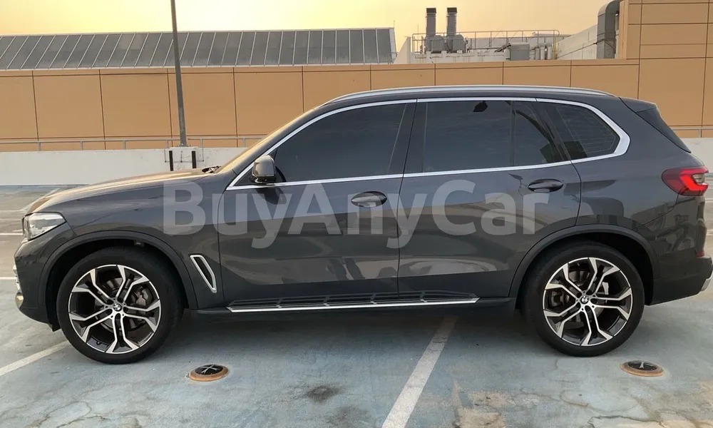 Vehicle photo 4