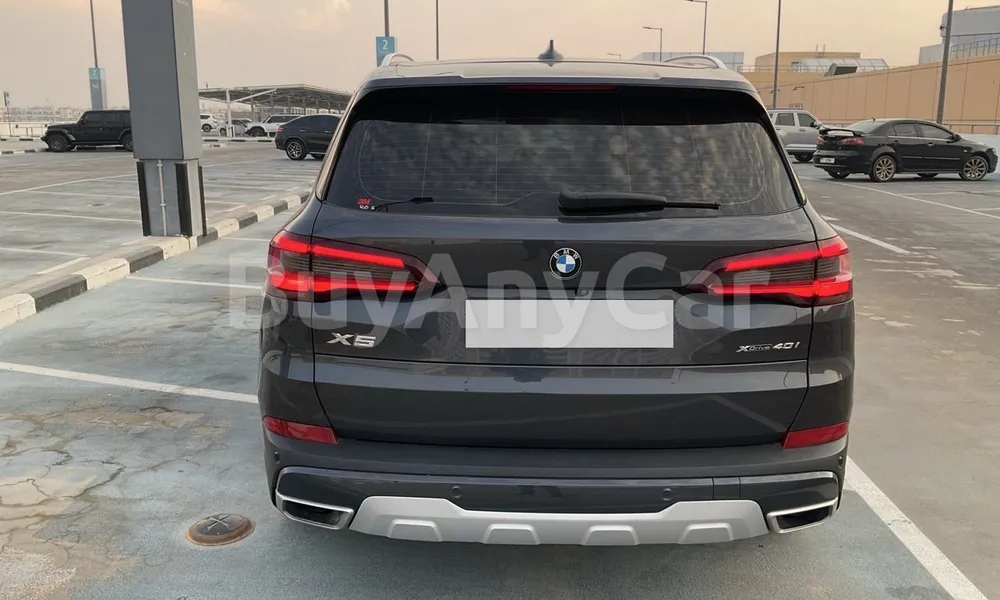 Vehicle photo 2