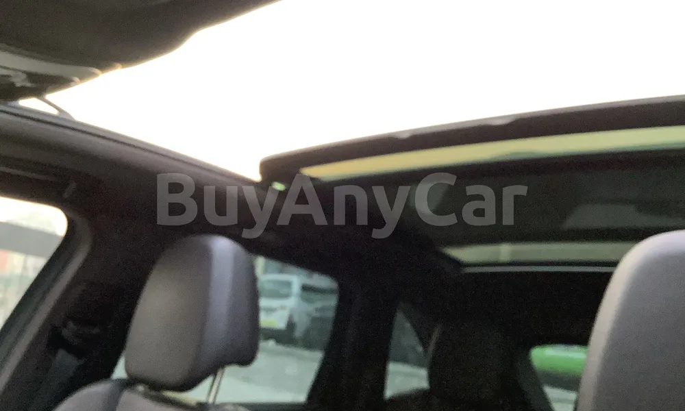 Vehicle photo 8
