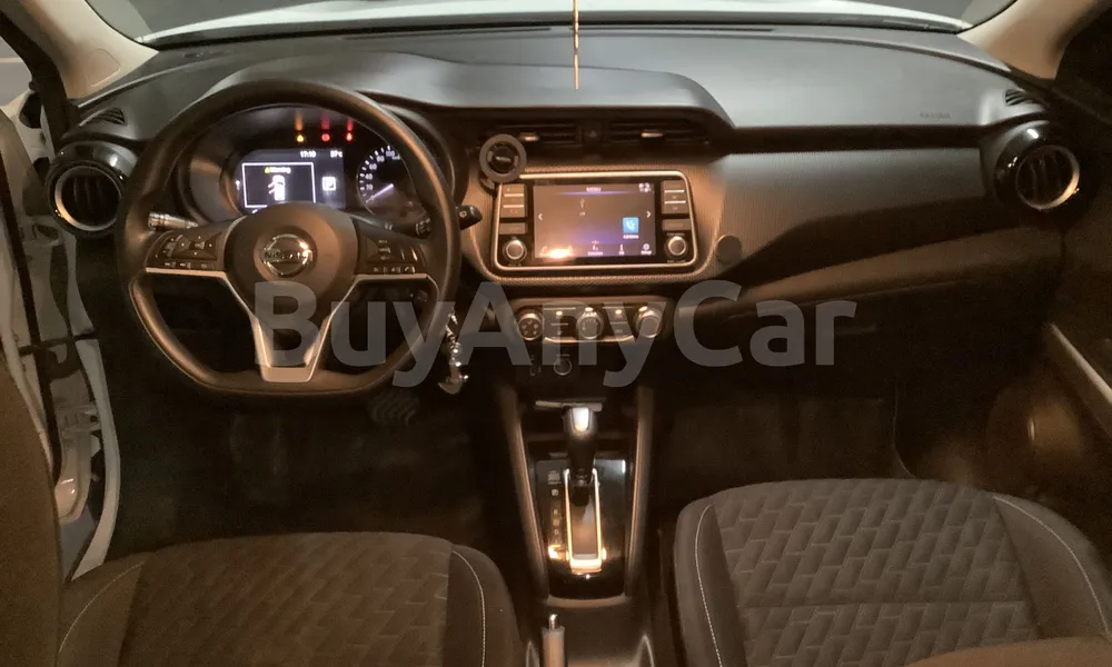 Vehicle photo 8