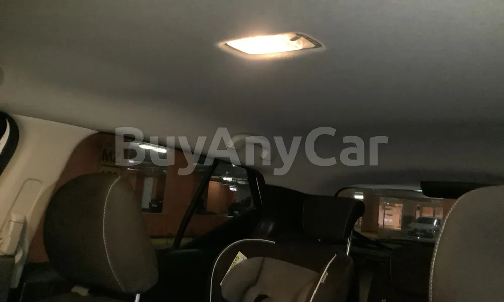 Vehicle photo 9