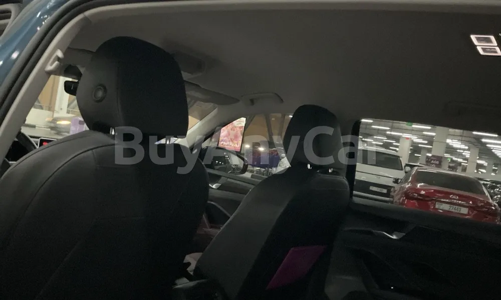 Vehicle photo 9