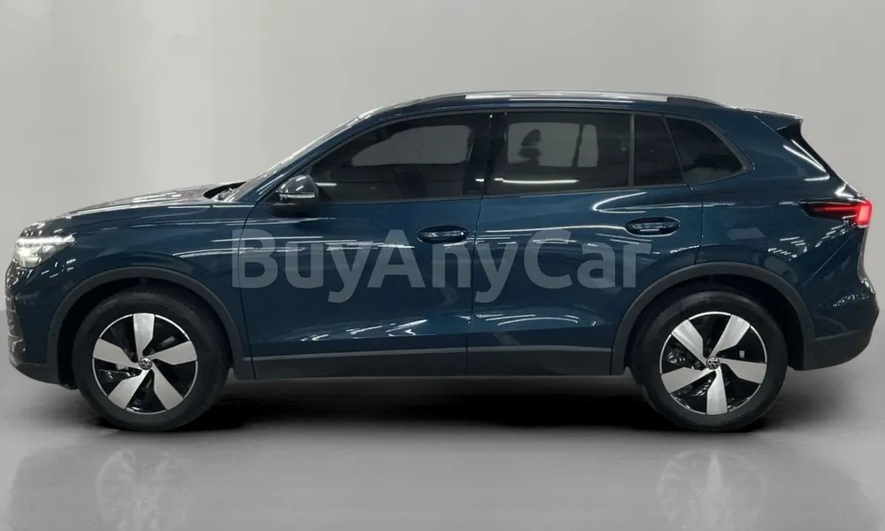 Vehicle photo 4