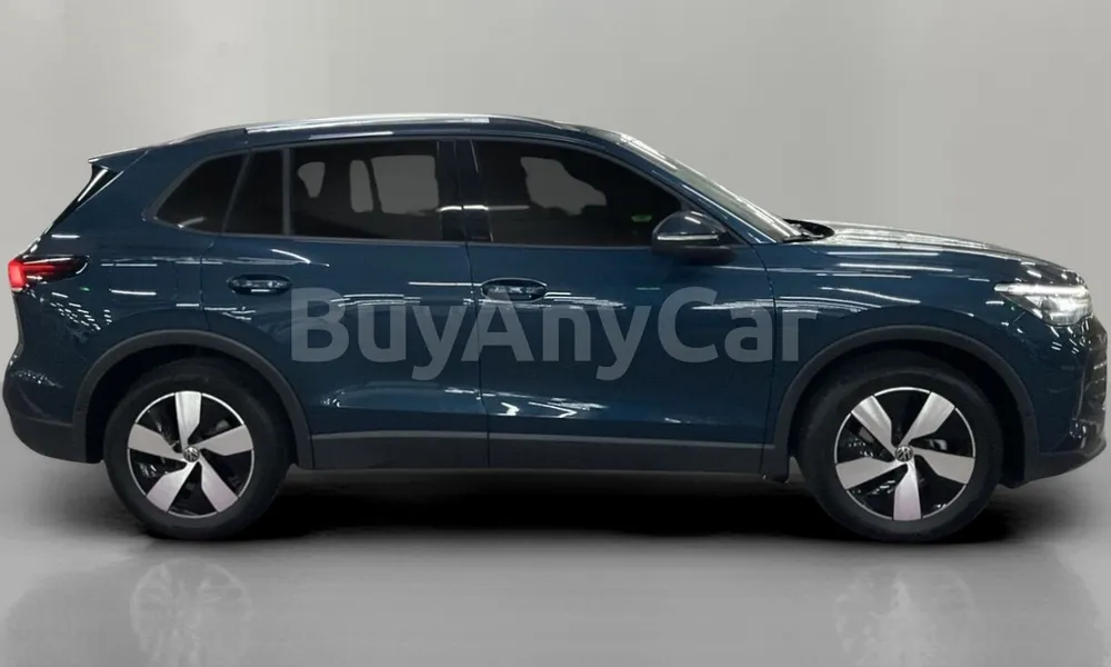 Vehicle photo 3