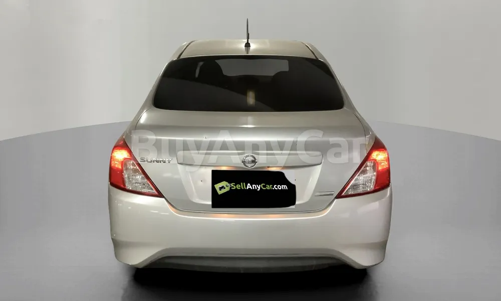 Vehicle photo 2