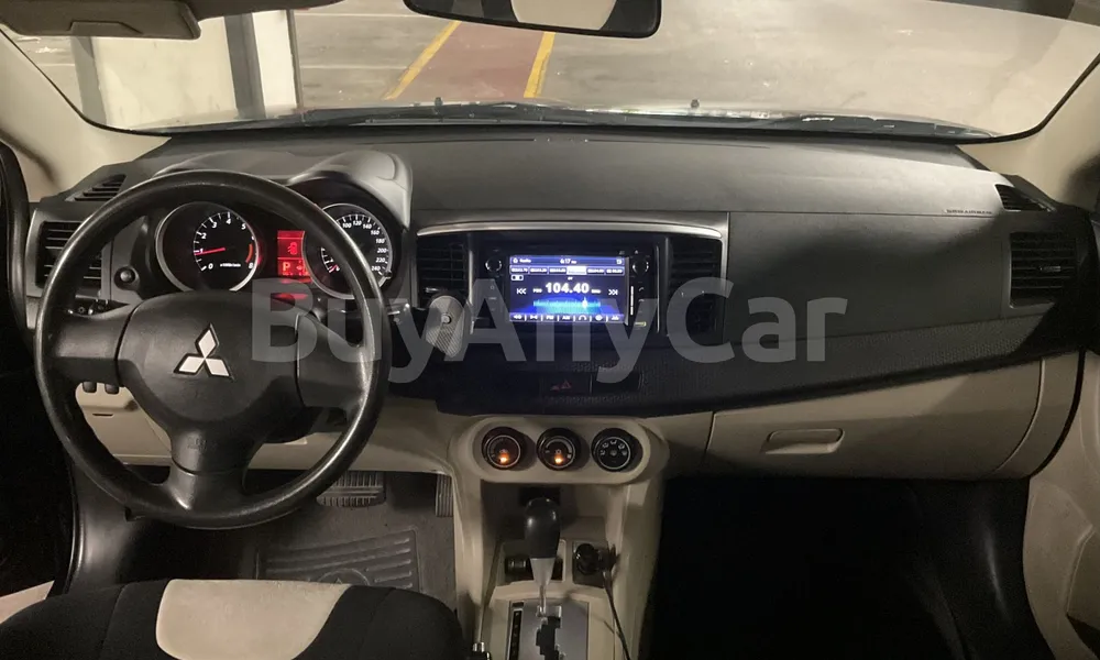 Vehicle photo 8