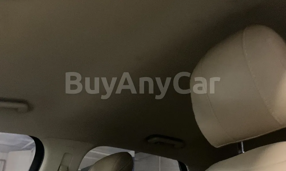 Vehicle photo 9