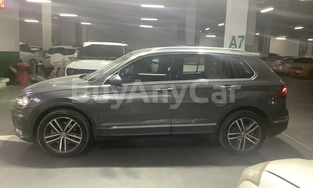 Vehicle photo 4