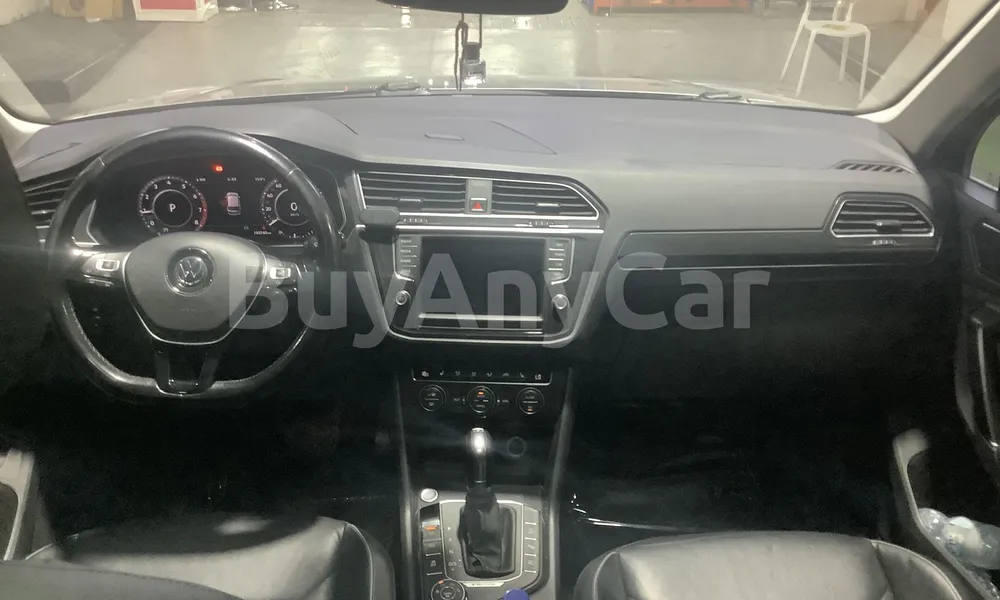 Vehicle photo 6