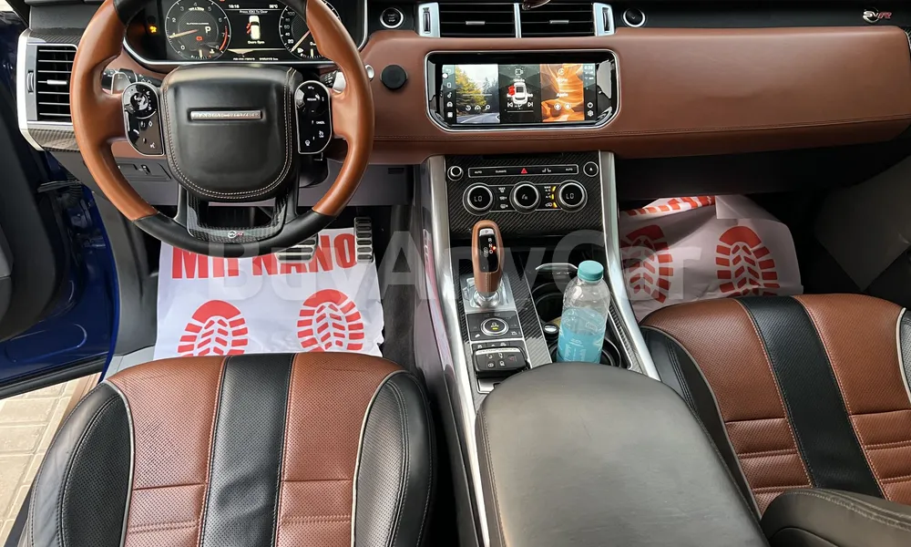Vehicle photo 8