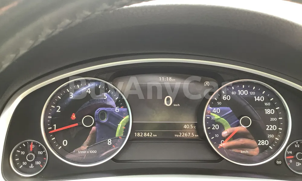 Vehicle photo 6