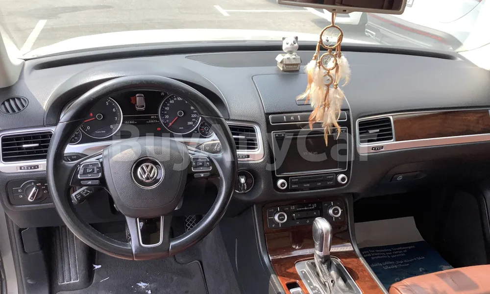 Vehicle photo 8