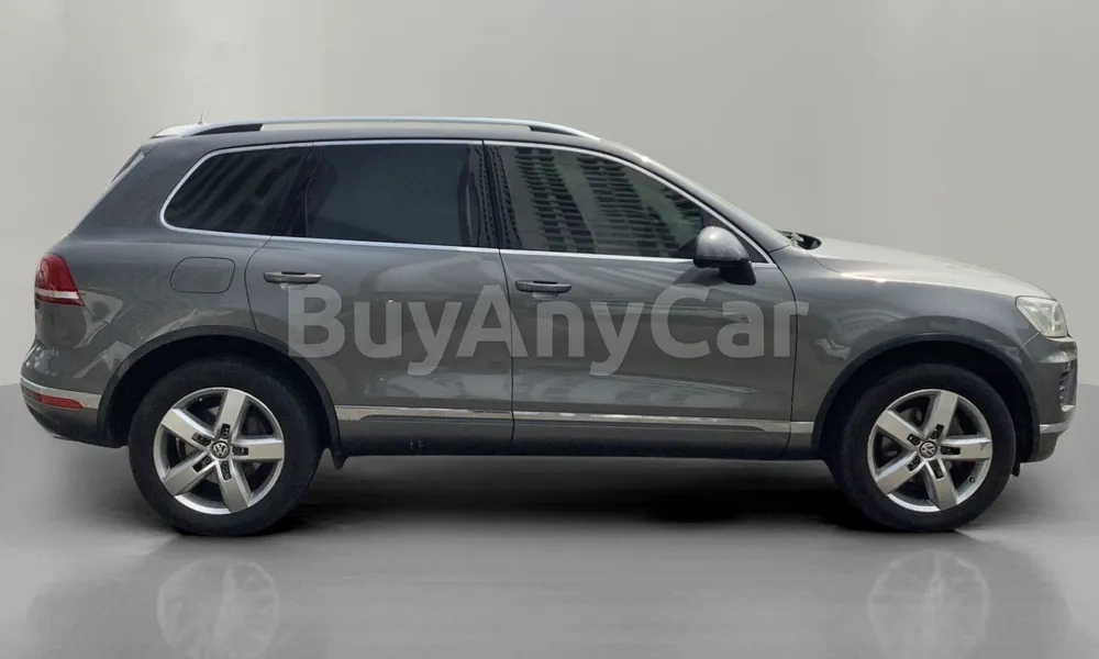 Vehicle photo 3