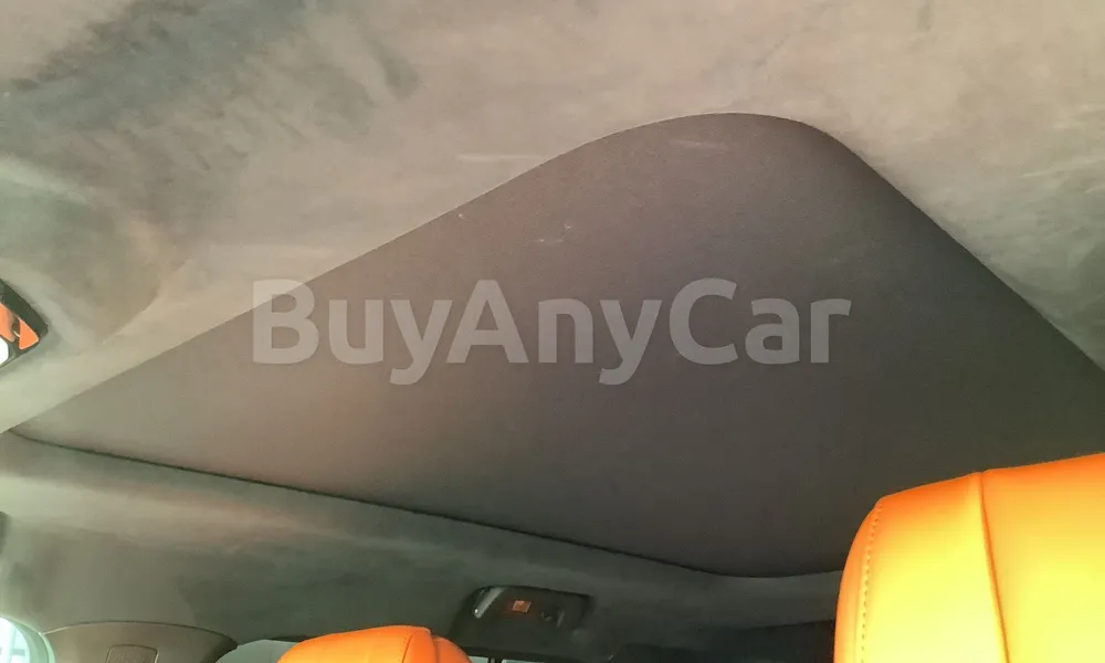 Vehicle photo 9
