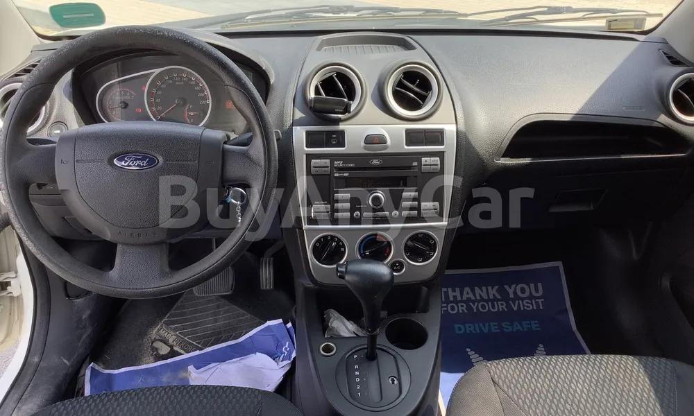 Vehicle photo 9