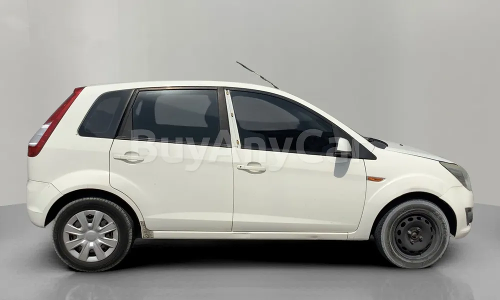 Vehicle photo 3