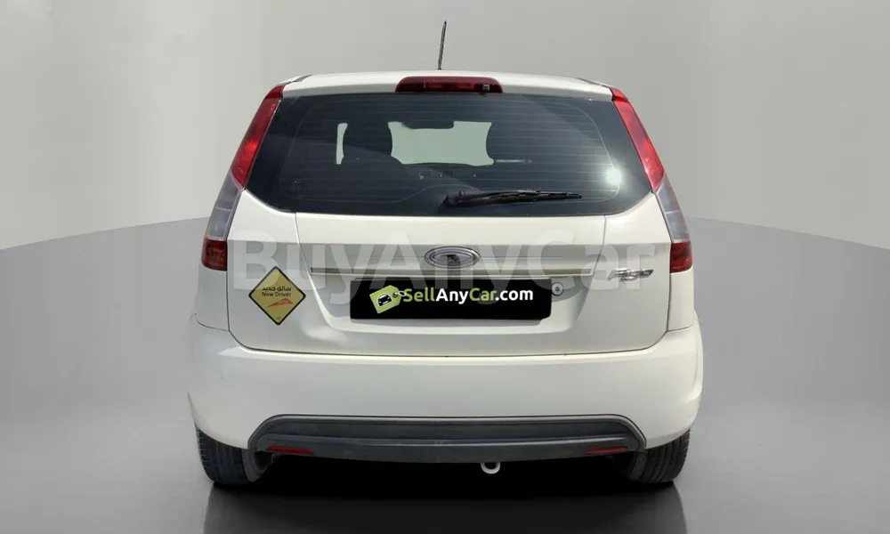 Vehicle photo 2