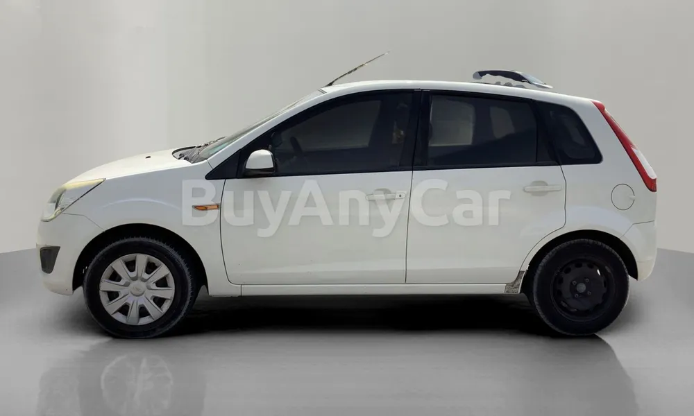 Vehicle photo 4