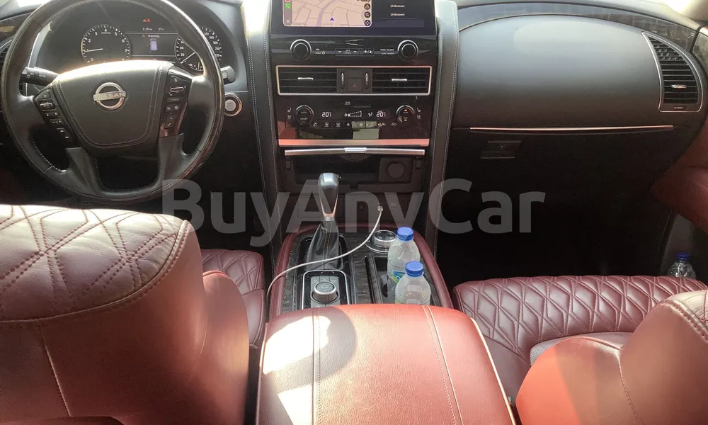 Vehicle photo 9