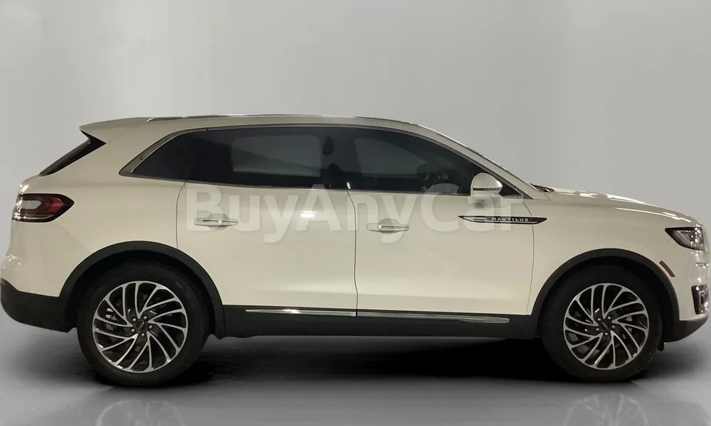 Vehicle photo 3