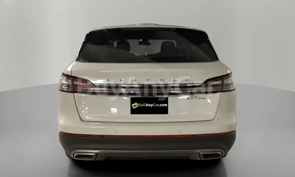 Vehicle photo 2