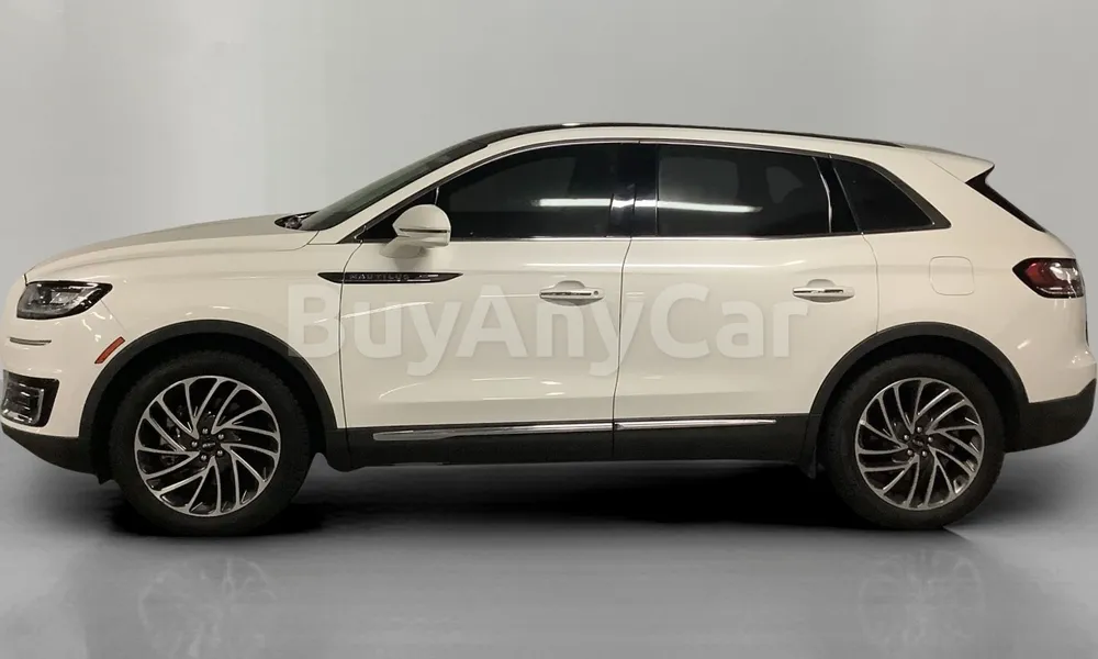 Vehicle photo 4