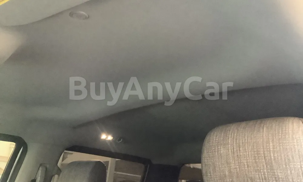 Vehicle photo 9