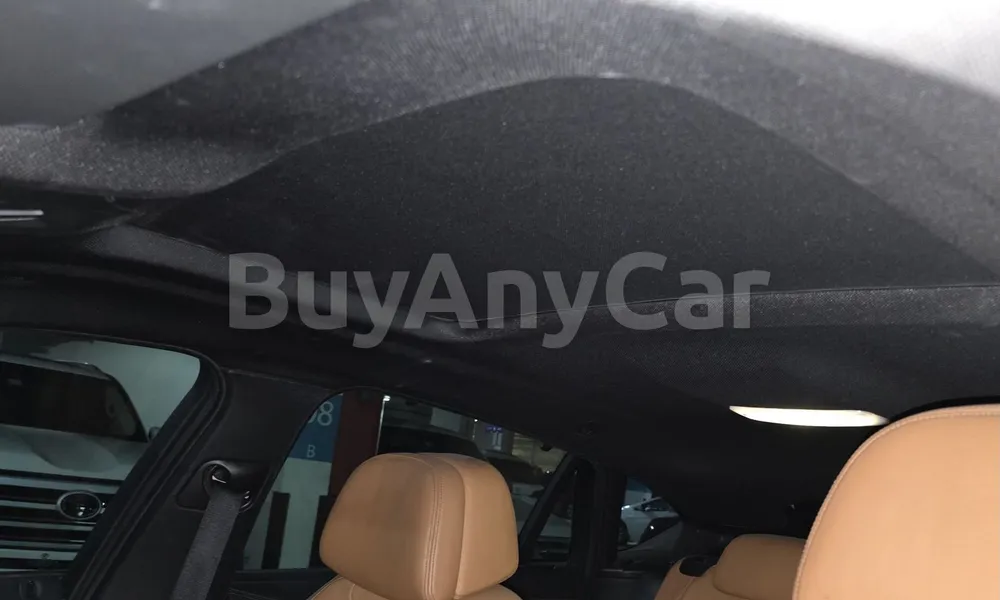 Vehicle photo 9