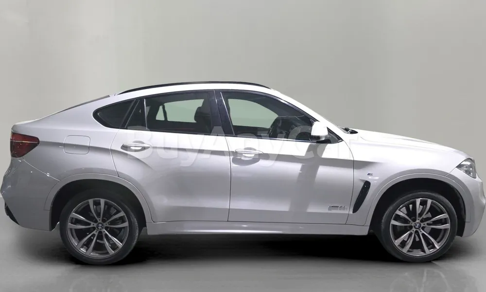 Vehicle photo 3
