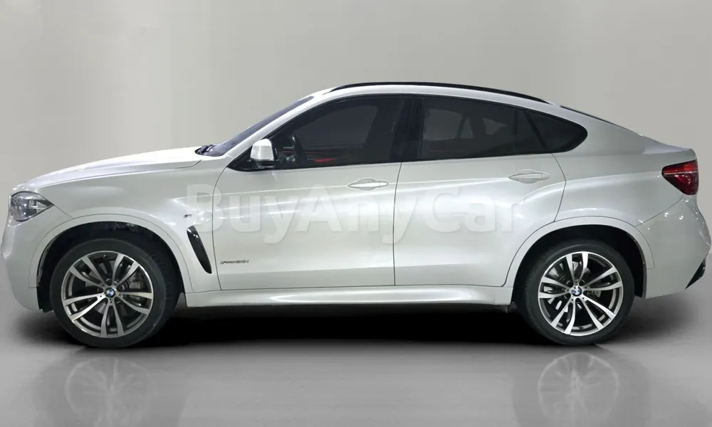 Vehicle photo 4