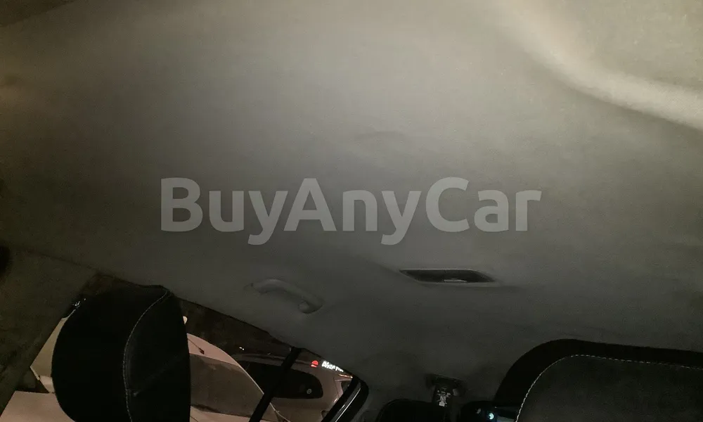 Vehicle photo 9