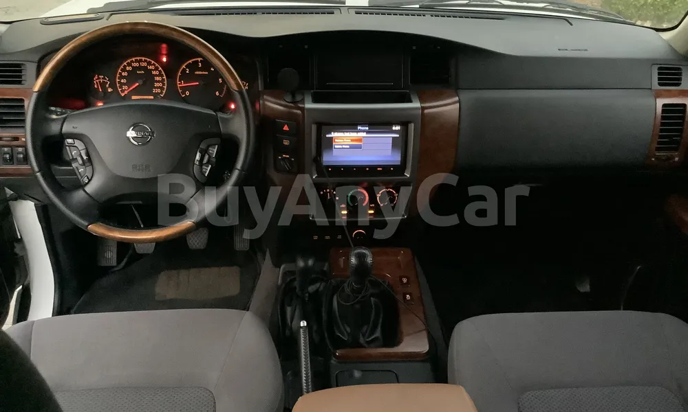 Vehicle photo 8