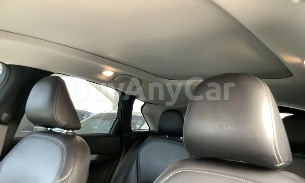 Vehicle photo 9