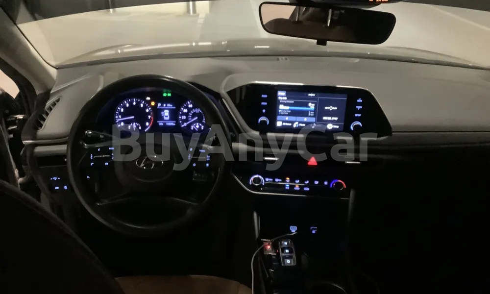 Vehicle photo 8