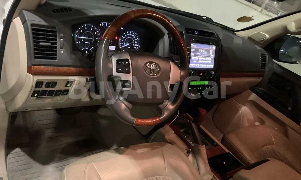 Vehicle photo 8