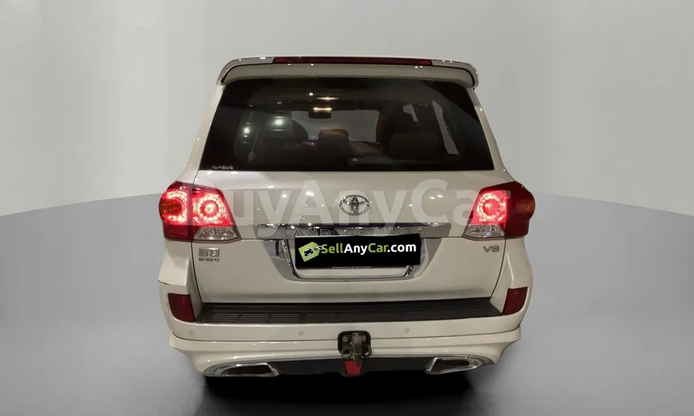 Vehicle photo 2