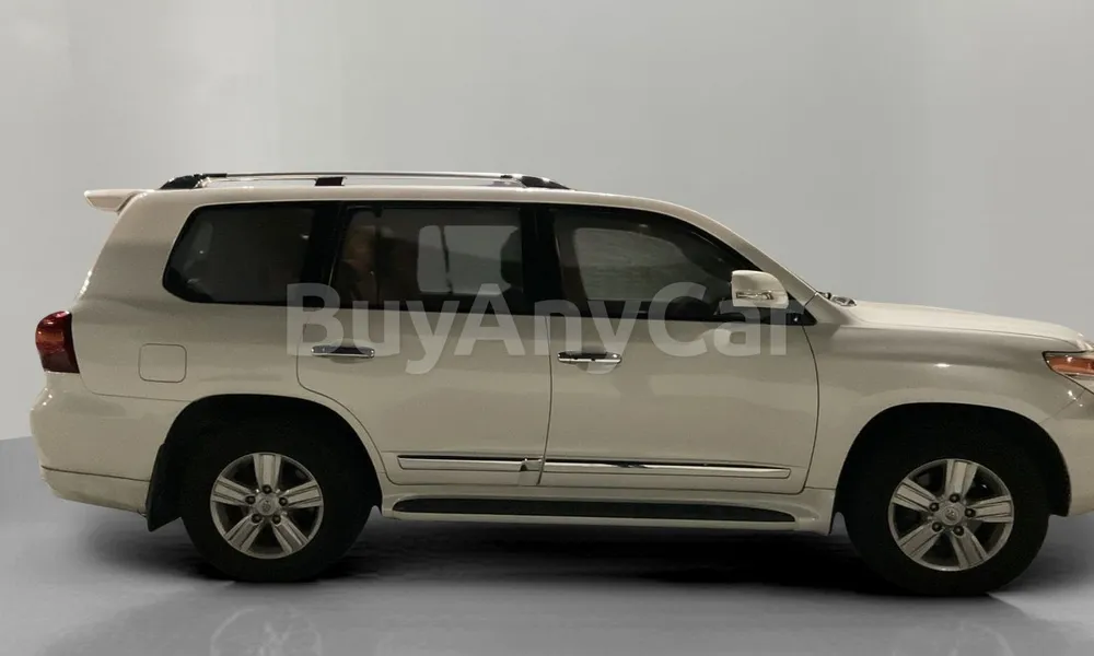 Vehicle photo 4