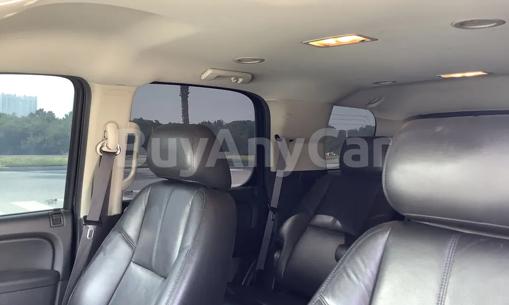 Vehicle photo 8