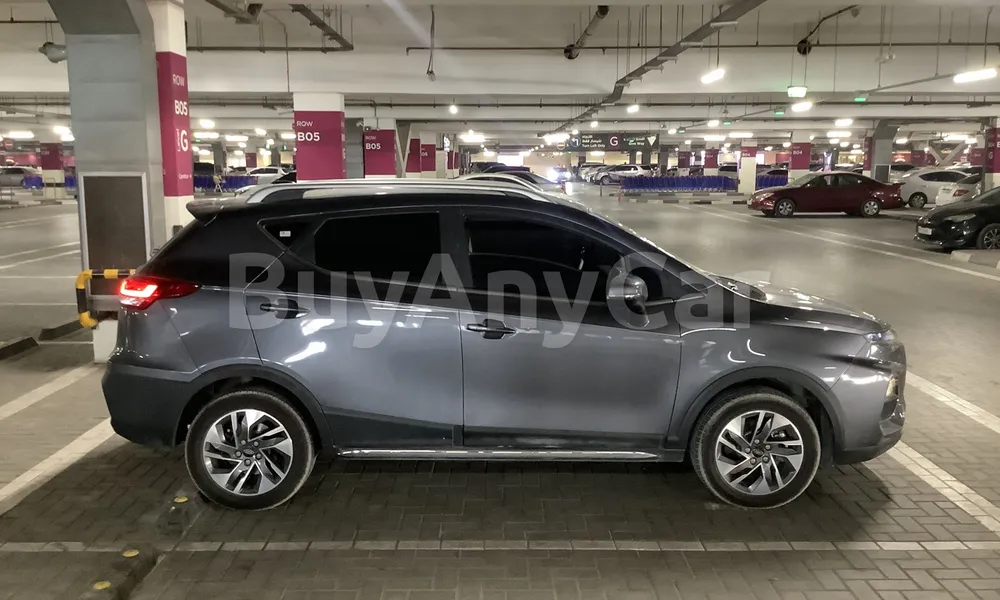 Vehicle photo 3