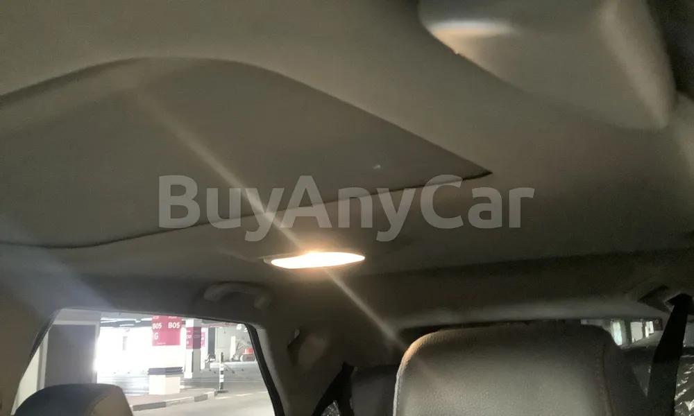 Vehicle photo 9
