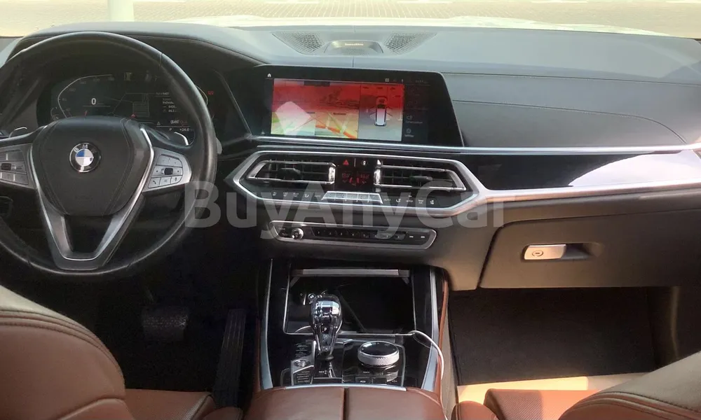 Vehicle photo 8