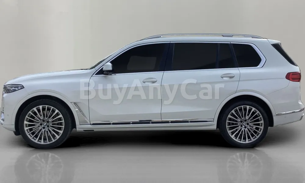 Vehicle photo 4