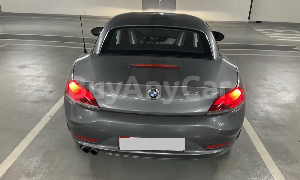 Vehicle photo 2