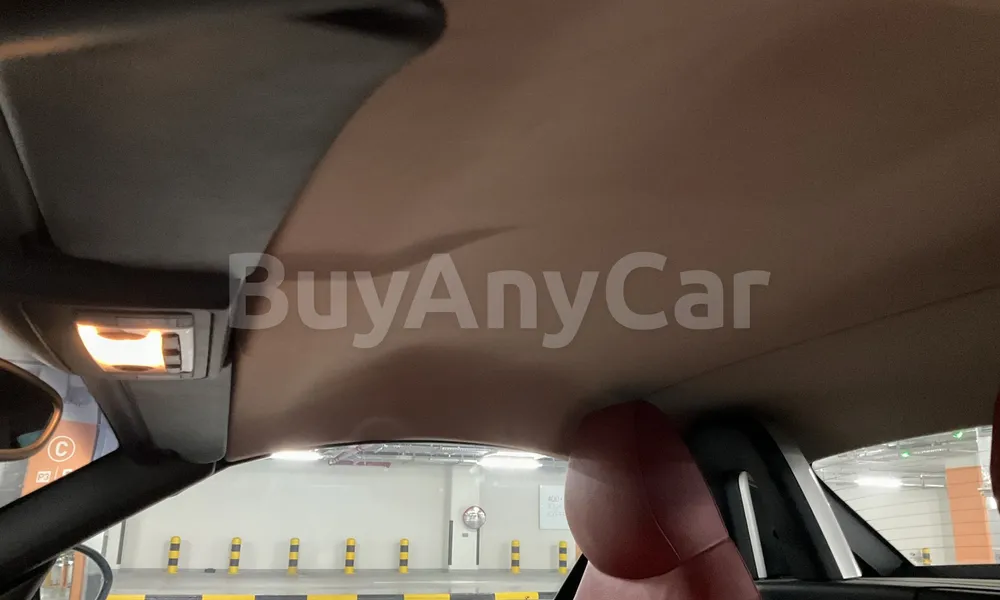 Vehicle photo 9