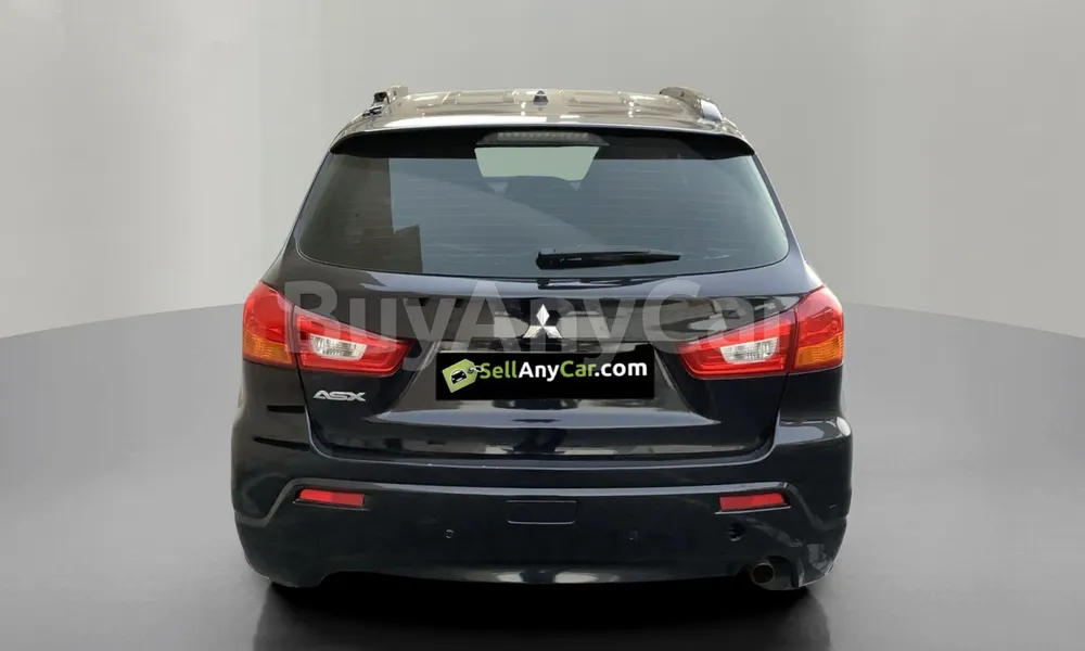 Vehicle photo 2