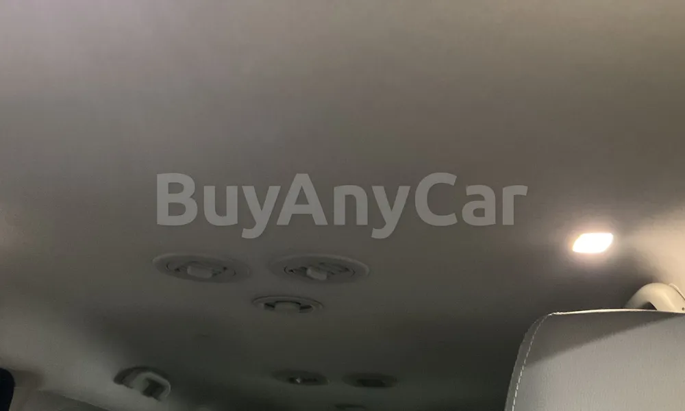 Vehicle photo 9