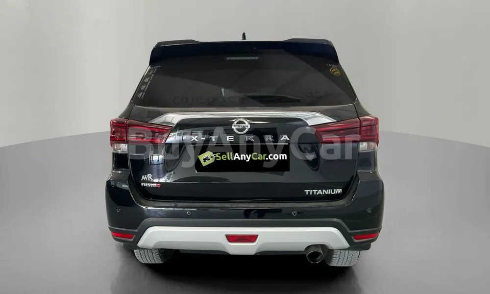 Vehicle photo 2