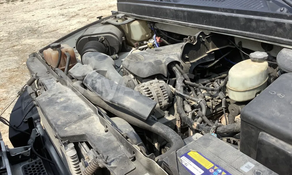 Vehicle photo 5